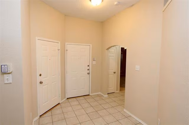 4713 Barnhill Lane, Fort Worth, TX 76135 photo 3