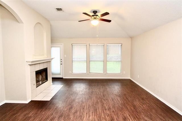 4713 Barnhill Lane, Fort Worth, TX 76135 photo 4