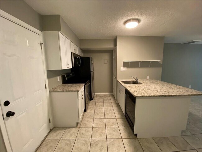 2413 Leon St Austin, TX 78705 photo 5