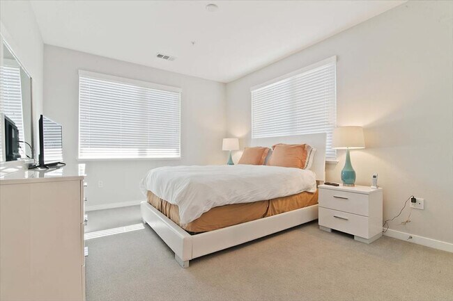 375 Camino De La Reina San Diego, CA 92108 photo 5