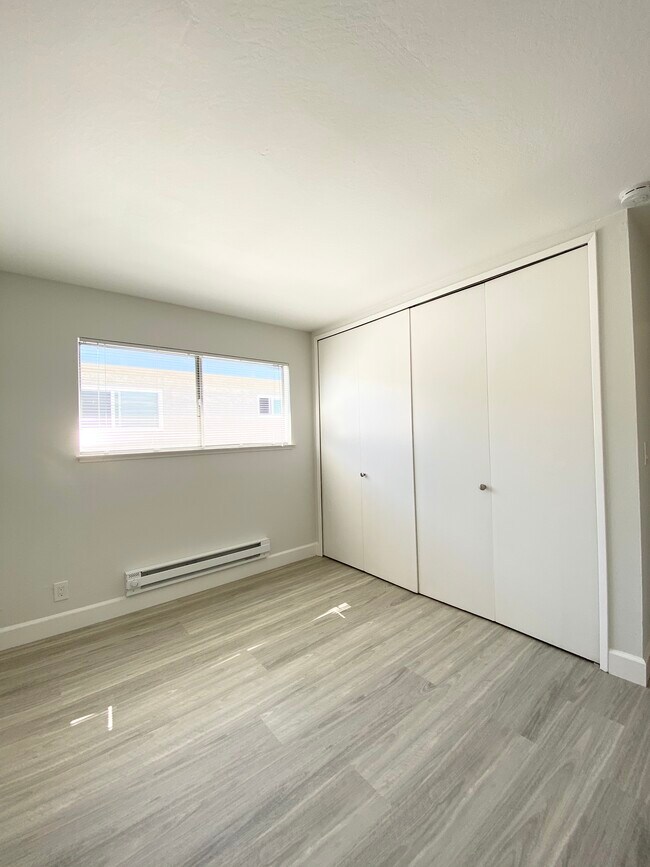 Bradley Apartments photo 5