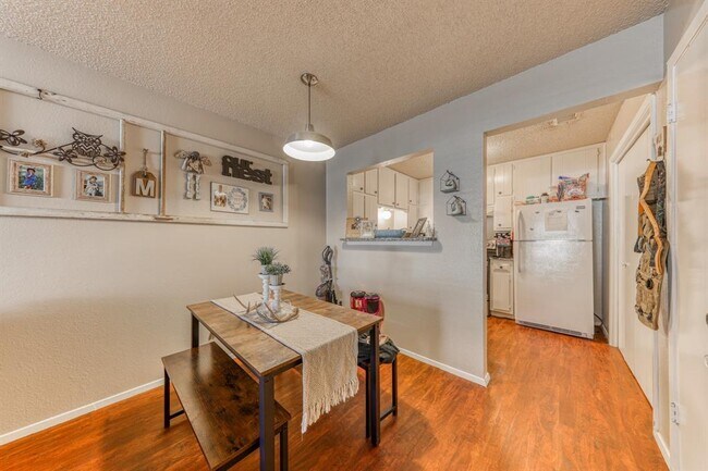 1104-a Lynn Street photo 5