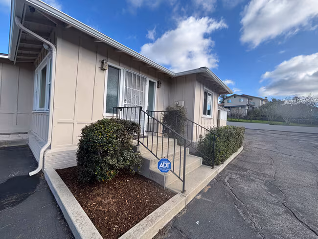 626 Civic Center Dr Vista, CA 92084 photo 3
