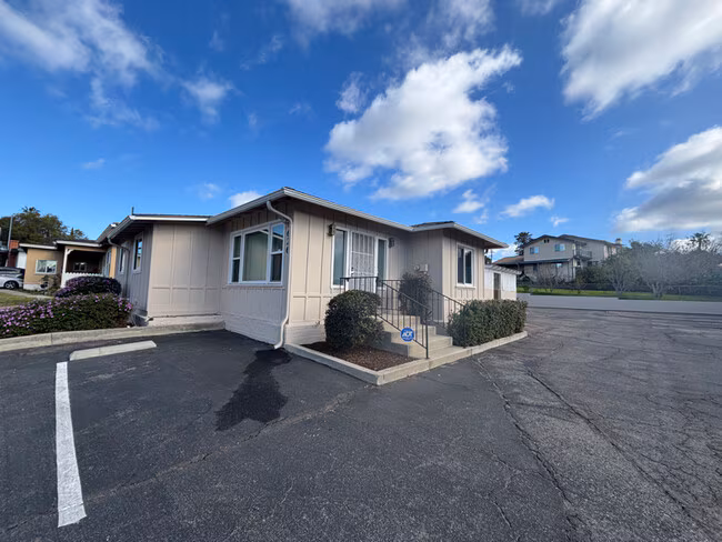 626 Civic Center Dr Vista, CA 92084 photo 2
