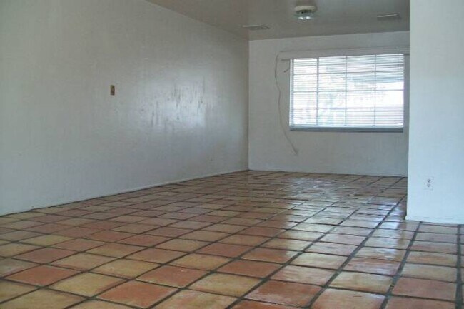 1204 W 7th St Tempe, AZ 85281 photo 3