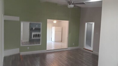 9405 Newberry Dr Austin, TX 78729 photo 3