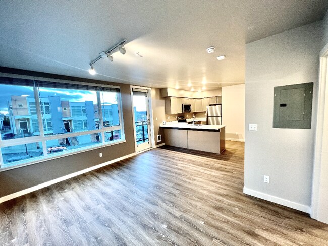 2330 Yakima Ct Tacoma, WA 98405 photo 3