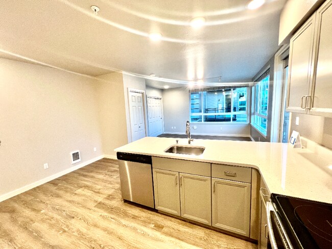 2330 Yakima Ct Tacoma, WA 98405 photo 5