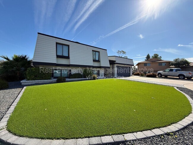 429 E GREENWAY Drive photo 2
