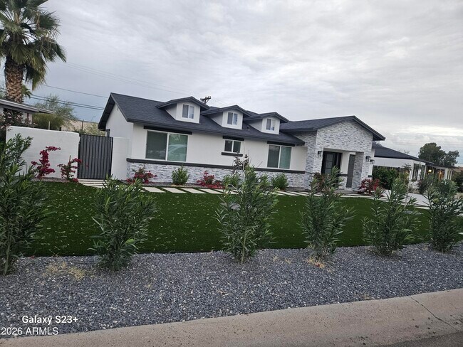 2817 N 71st Pl Scottsdale, AZ 85251