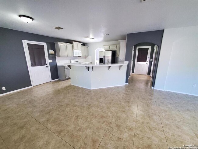 422 Pharis St San Antonio, TX 78237 photo 3
