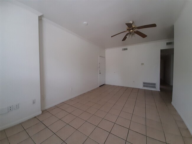4542 Otterbury Drive, Houston, TX 77039 photo 2