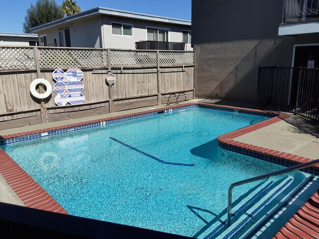 1648 Hollenbeck Avenue, Sunnyvale, CA 94087 photo 2