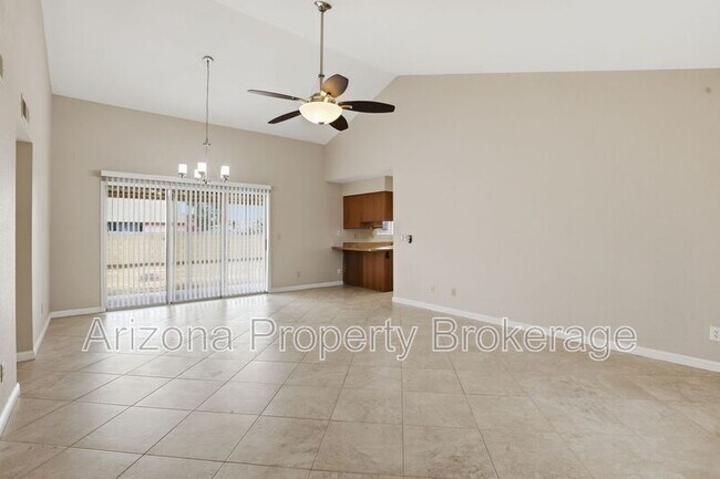 1352 E Todd Dr Tempe, AZ 85283 photo 4