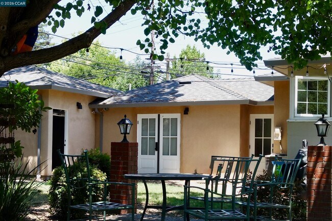 2591 Walnut Blvd Walnut Creek, CA 94596 photo 2