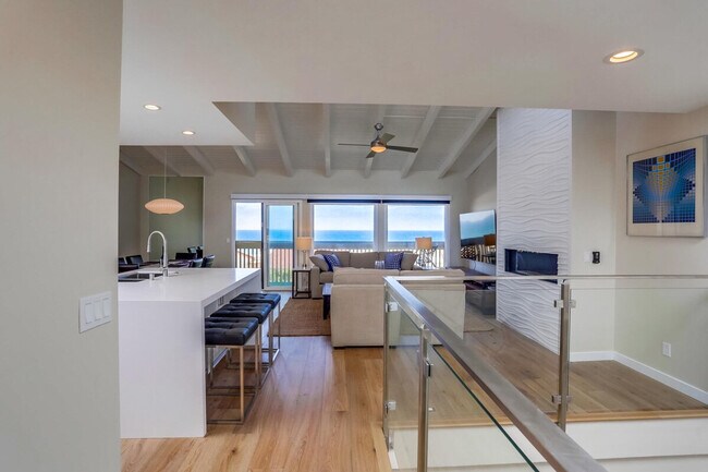 450 S Sierra Ave Solana Beach, CA 92075 photo 4