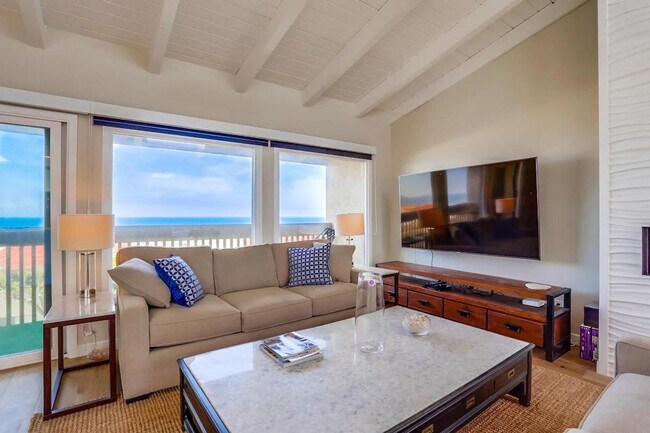 450 S Sierra Ave Solana Beach, CA 92075 photo 2