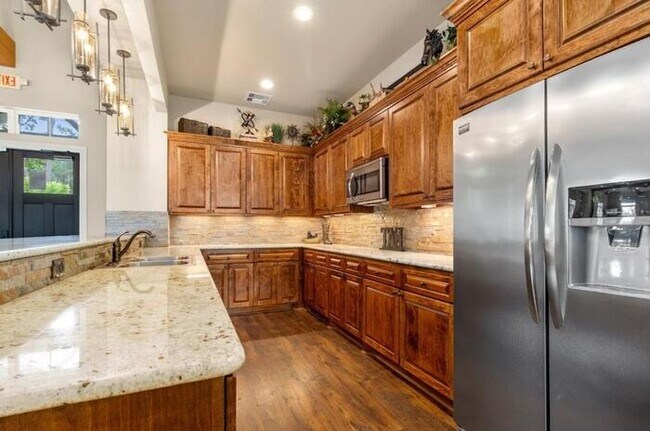 9811 Laurel Lake Dr Shenandoah, TX 77384 photo 3
