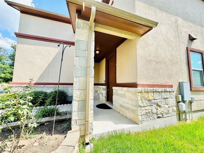 7317 Highland Bluff Cove Austin, TX 78735 photo 4
