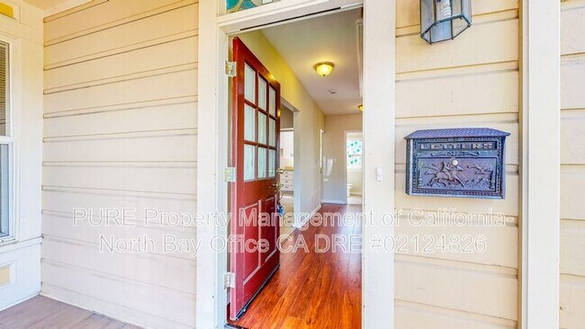 714 Humboldt St Santa Rosa, CA 95404 photo 3