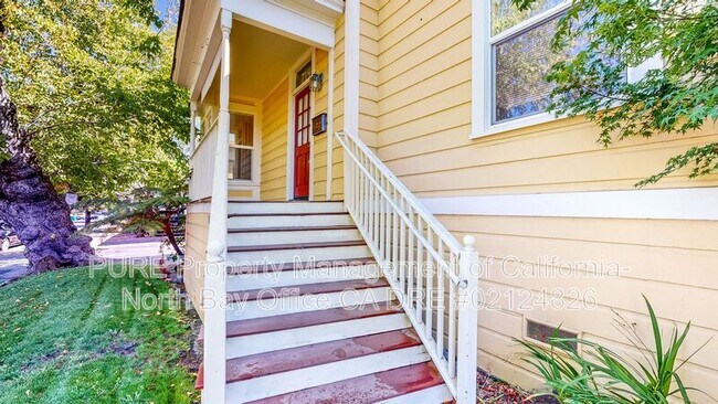 714 Humboldt St Santa Rosa, CA 95404 photo 2