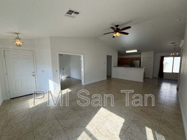 6662 E Escape Ave photo 5
