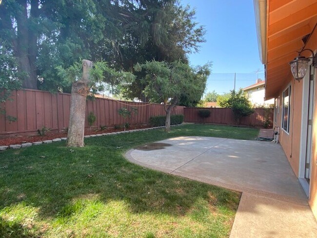 1078 Bendmill Way, San Jose, CA 95121 photo 3