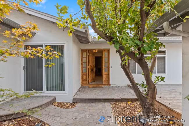 1349 Thunderbird Avenue, Sunnyvale, CA 94087 photo 2