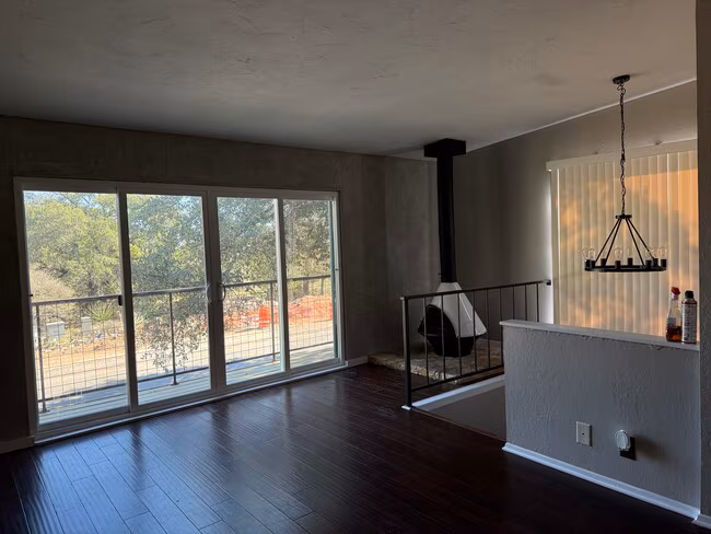 1008 Clayton Nolen Dr Horseshoe Bay, TX 78657 photo 2