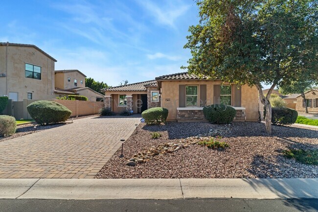 14479 W Desert Flower Dr Goodyear, AZ 85395 photo 2
