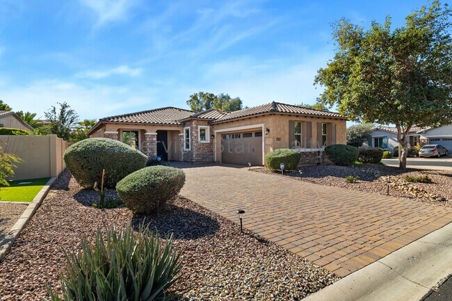 14479 W Desert Flower Dr Goodyear, AZ 85395