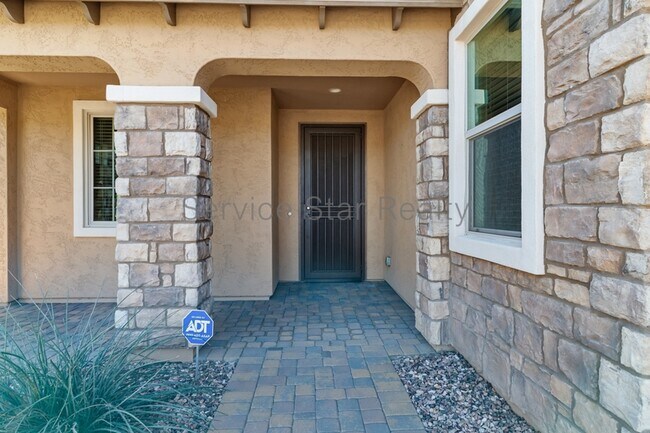 14479 W Desert Flower Dr Goodyear, AZ 85395 photo 3