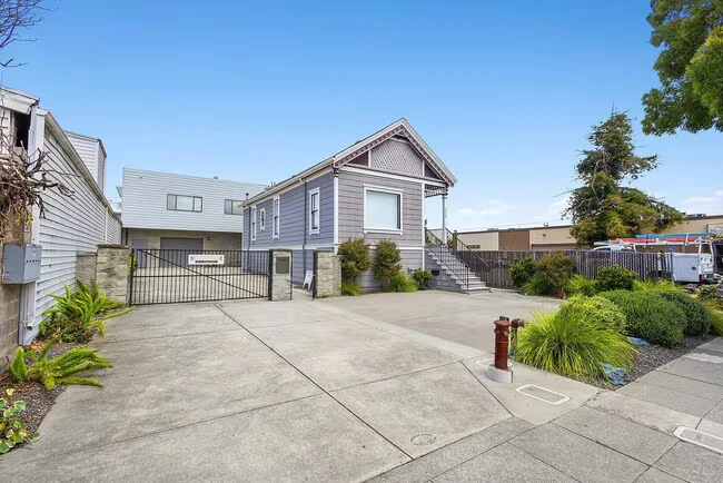 1913 Broadway Alameda, CA 94501 photo 2