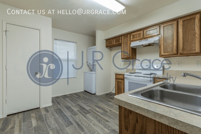 112 E 3rd St Keene, TX 76059 photo 2