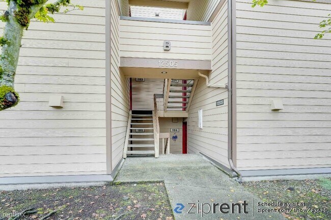 12505 Northeast 143rd Street, Kirkland, WA 98034 photo 3