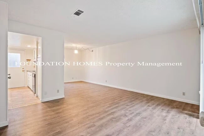 67 Roundtree Blvd San Rafael, CA 94903 photo 2