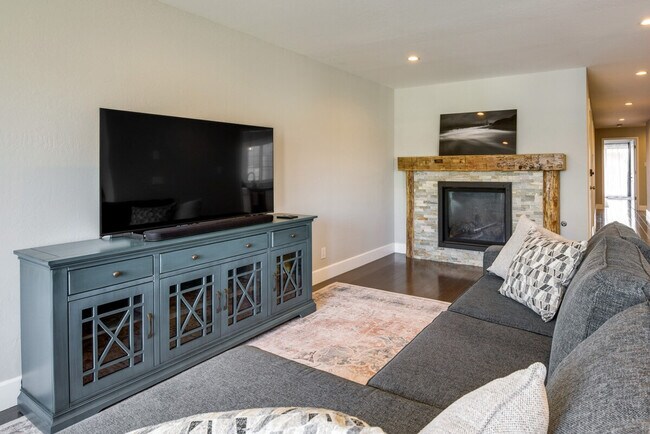 4631-4633-4633 Irving St San Francisco, CA 94122 photo 4