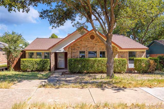 8400 Willow Creek Dr Frisco, TX 75034 photo 2
