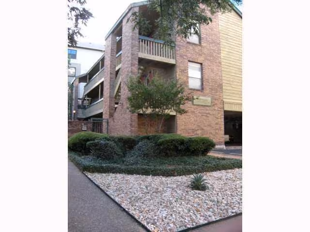 2210 Pearl St Austin, TX 78705 photo 2