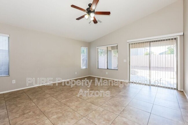 1443 E Nancy Ave photo 4