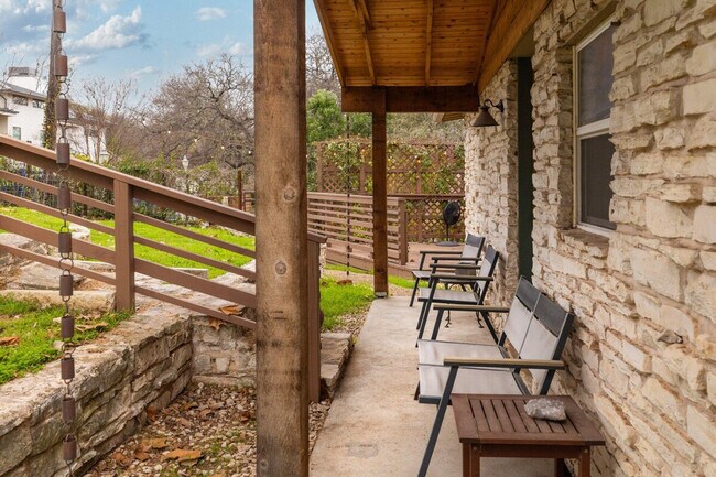 2906 Westhill Dr Austin, TX 78704 photo 5