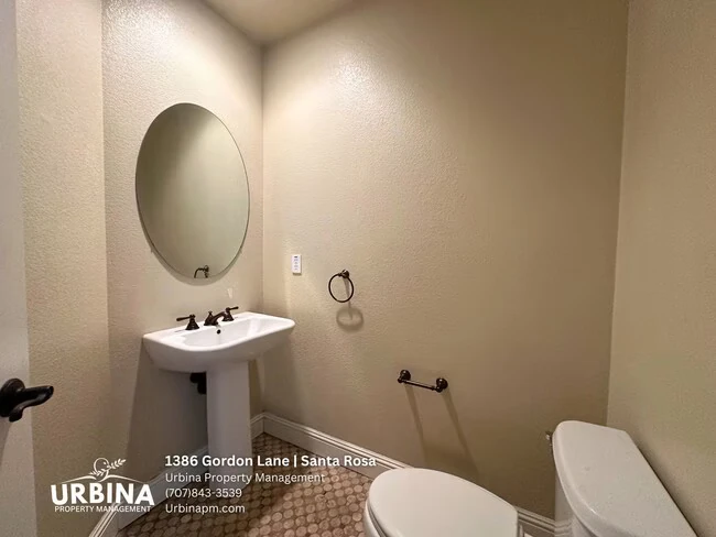 1386 Gordon Ln Santa Rosa, CA 95404 photo 4