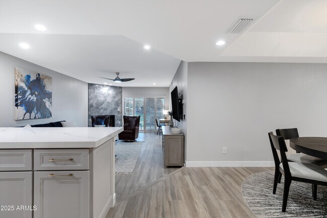 Rates Vary: photo 3
