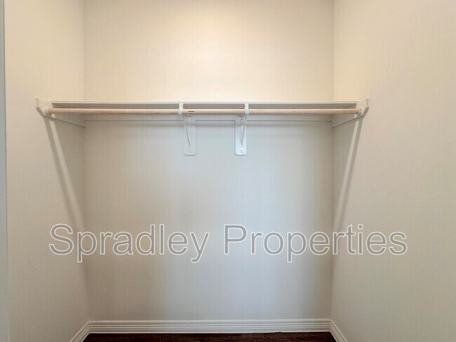 1124 W Ave O Belton, TX 76513 photo 3