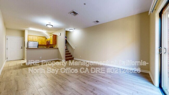 110 5th St Santa Rosa, CA 95401 photo 3