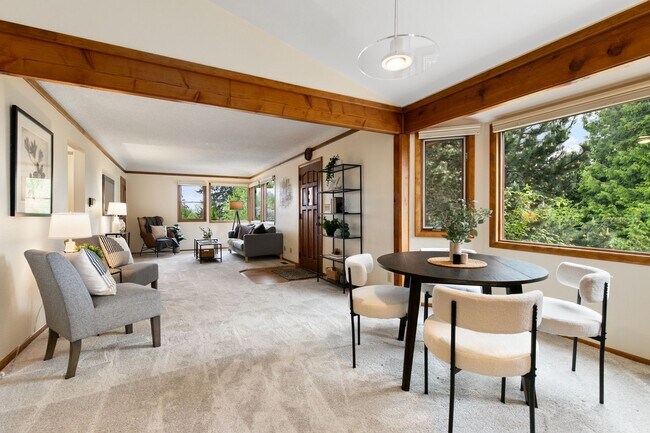 12013 Exeter Ave NE Seattle, WA 98125 photo 2