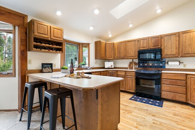 12013 Exeter Ave NE Seattle, WA 98125 photo 4
