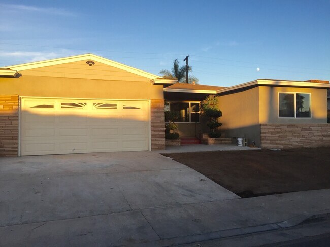 4927 Art St San Diego, CA 92115 photo 5