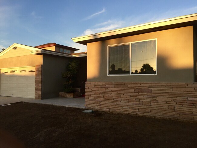 4927 Art St San Diego, CA 92115 photo 4