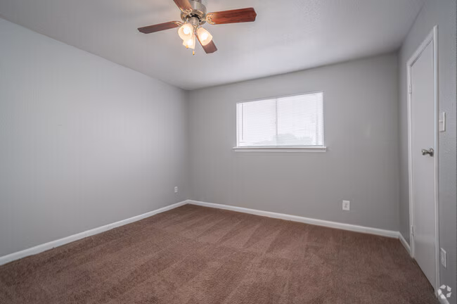 Pecan Villa Apartments photo 5